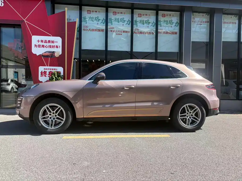 Porsche Macan — миниатюра 3