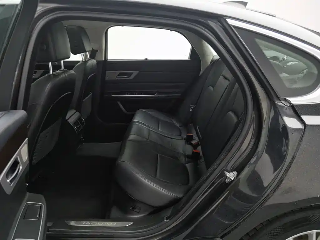 Jaguar XFL — миниатюра 15