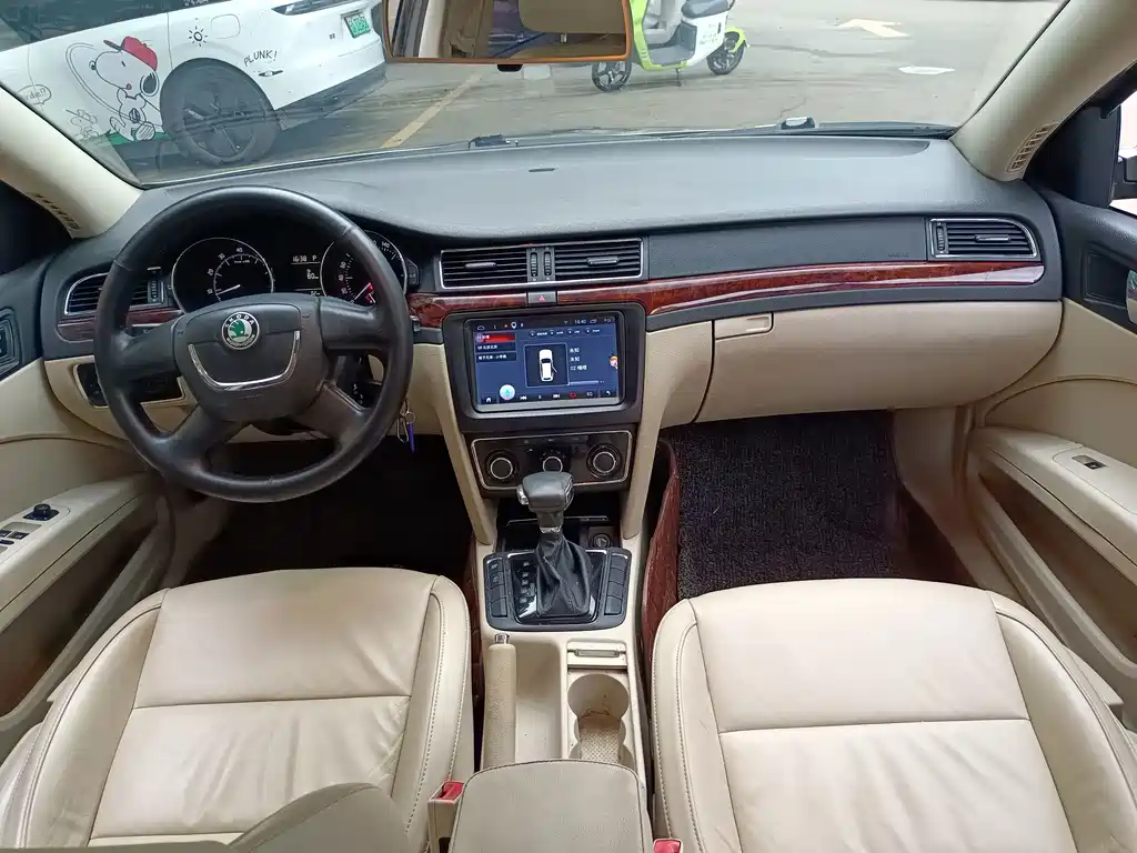 Skoda Superb — миниатюра 9