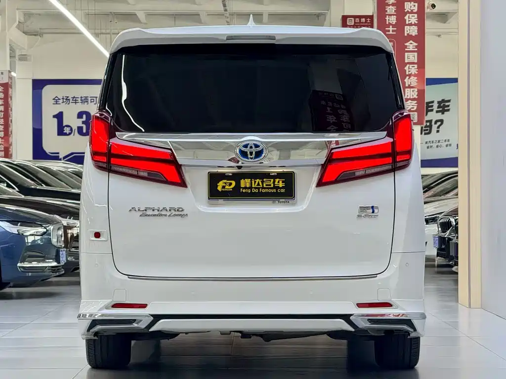 Toyota Alphard — миниатюра 7