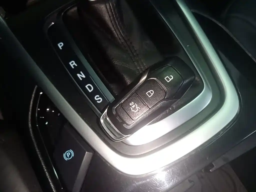 Ford Edge — миниатюра 9