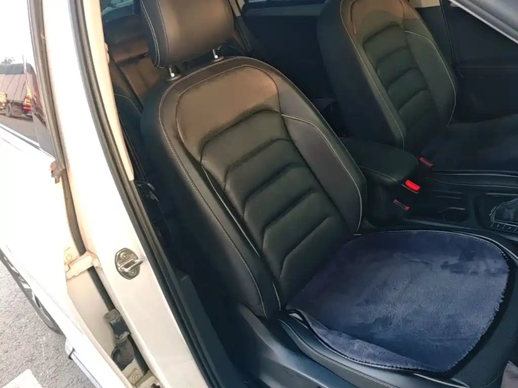Volkswagen Tiguan L PHEV — миниатюра 25