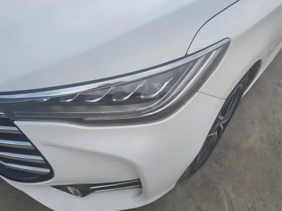 BYD MAX — миниатюра 5