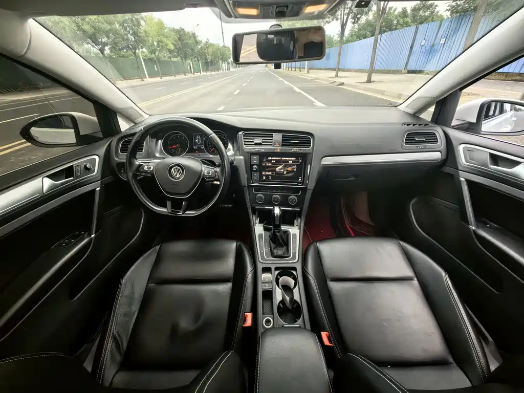 Volkswagen Golf — миниатюра 6