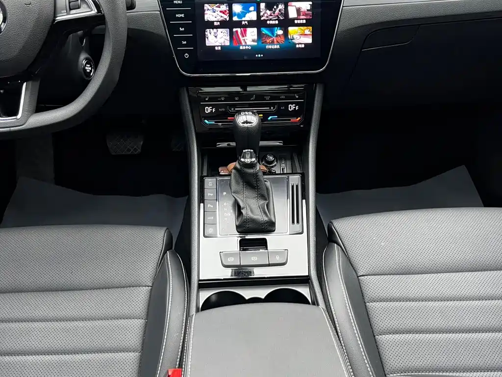 Skoda Superb — миниатюра 11