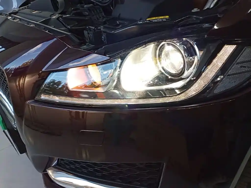 Jaguar XFL — миниатюра 24
