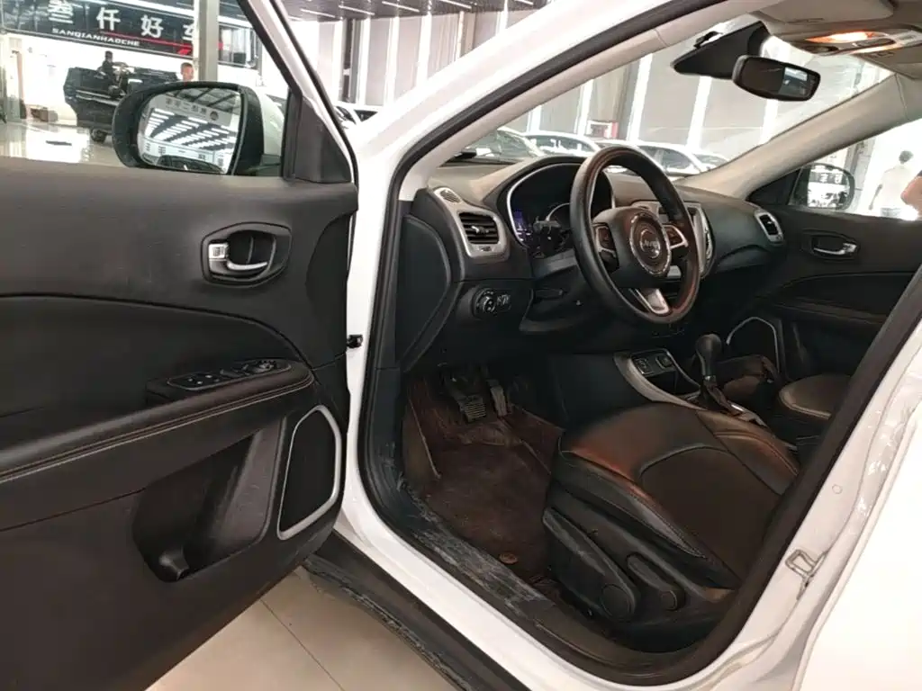 Jeep Compass — миниатюра 16