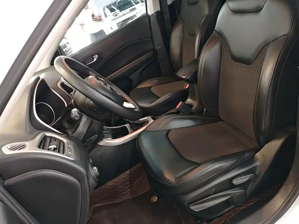Jeep Compass — миниатюра 15