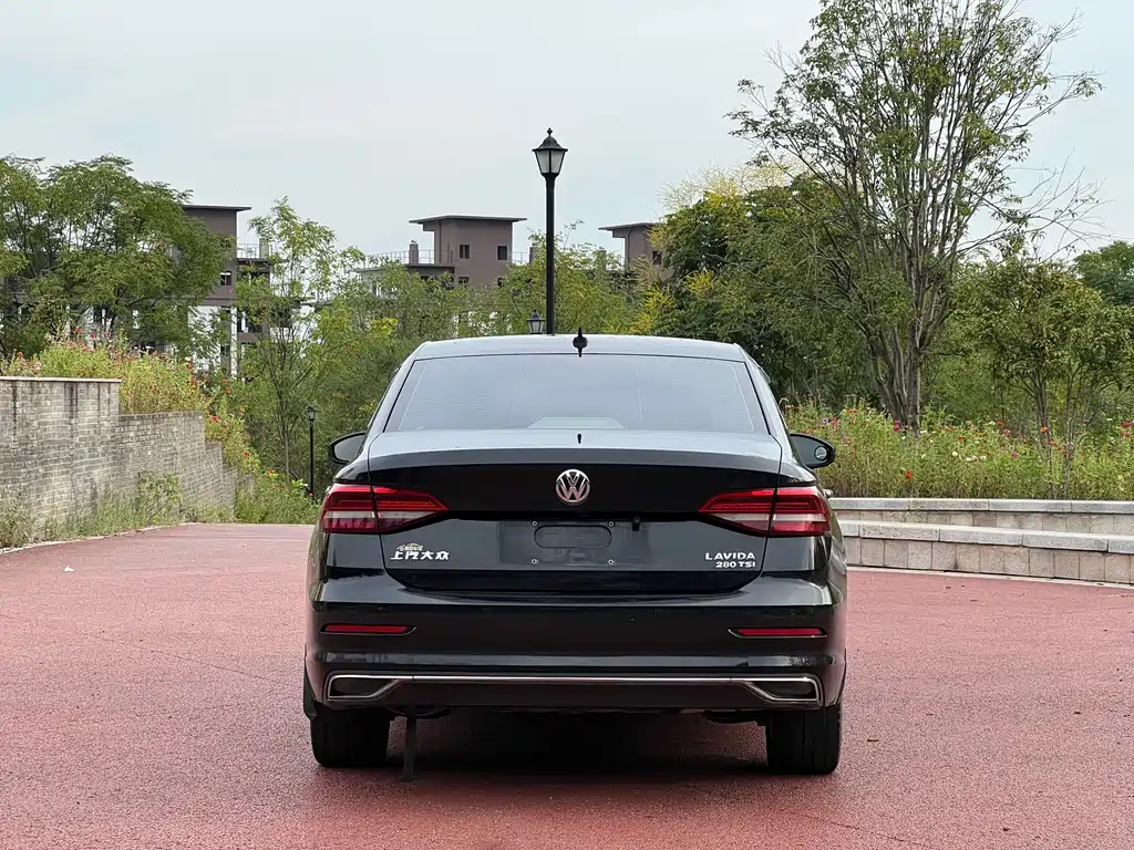 Volkswagen Lavida — миниатюра 5