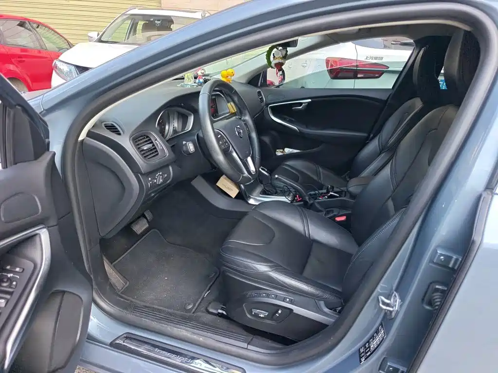 Volvo V40 — миниатюра 12