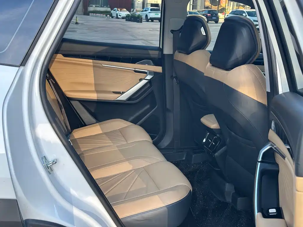 Geely Boyue L — миниатюра 5