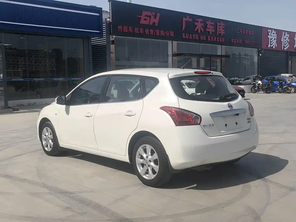 Nissan Tiida — миниатюра 11