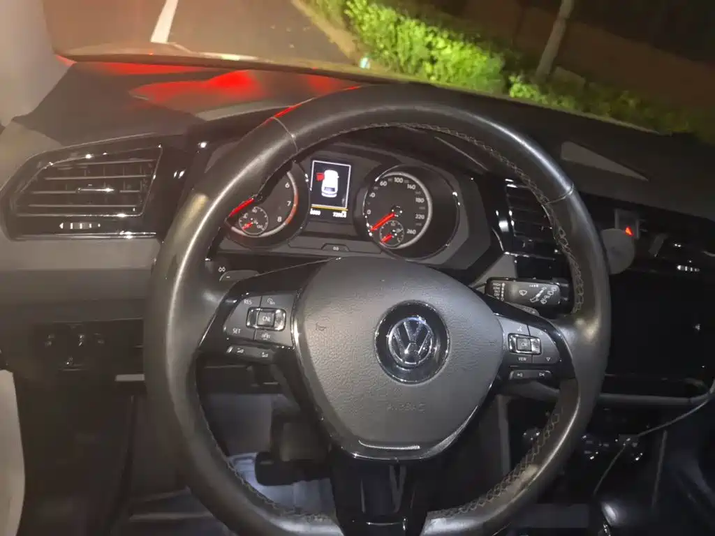 Volkswagen Tiguan L — миниатюра 6