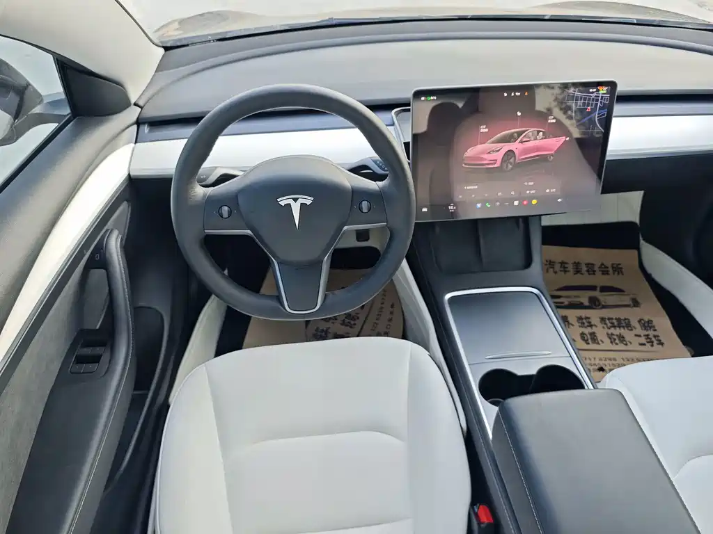 Tesla Model 3 — миниатюра 4
