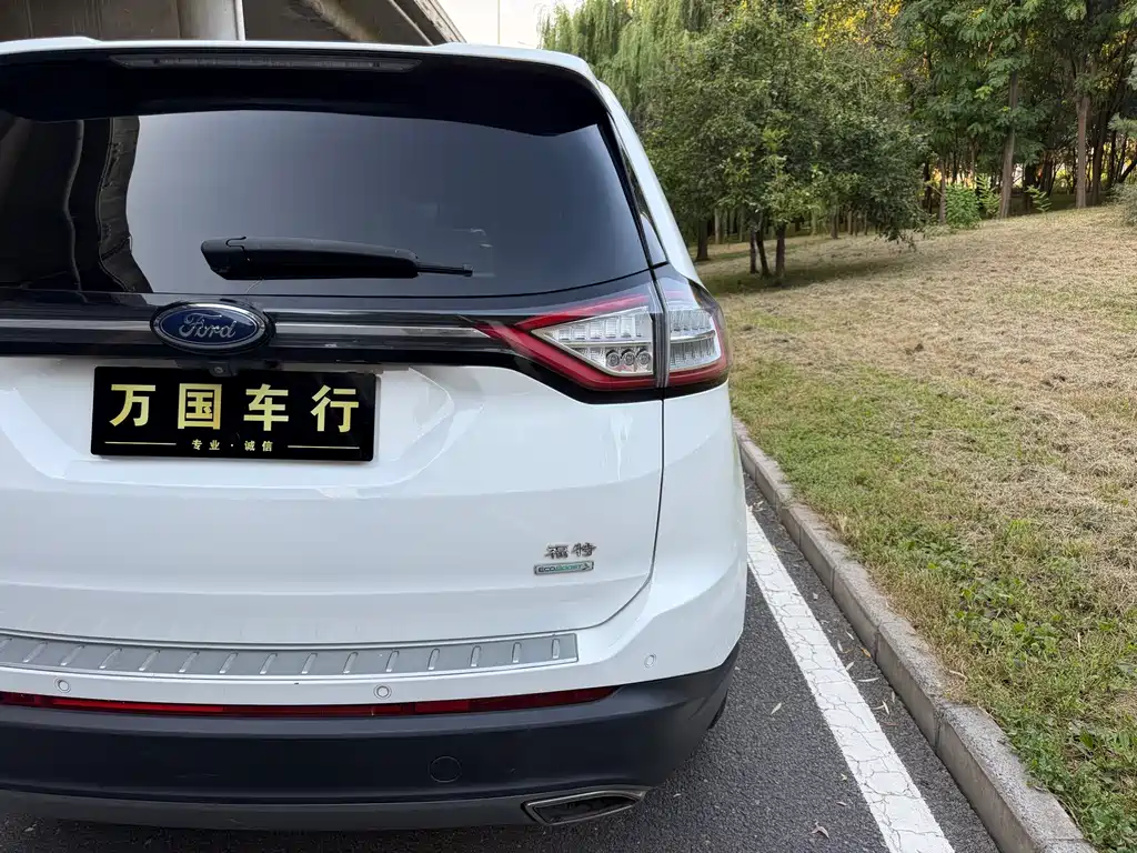Ford Edge — миниатюра 15