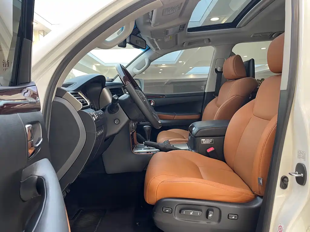 Lexus LX — миниатюра 8