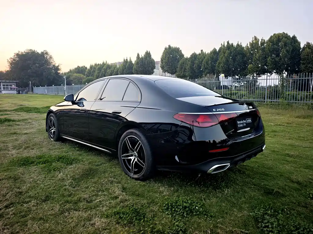 Mercedes-Benz E-Class (Import) — миниатюра 7