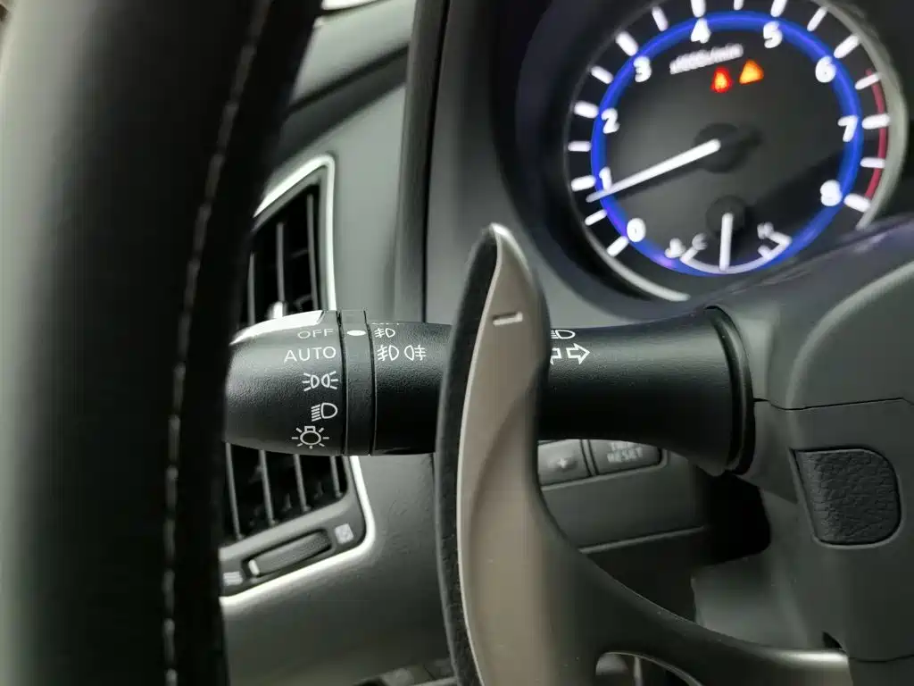Infiniti Q50L — миниатюра 21