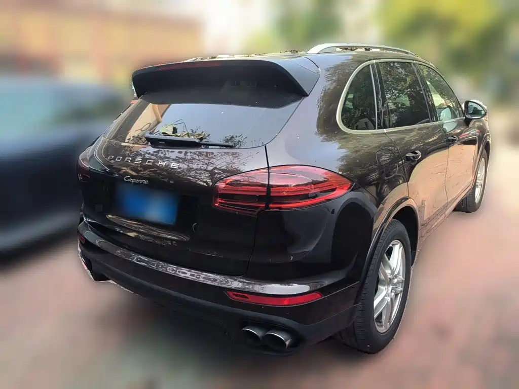 Porsche Cayenne — миниатюра 6