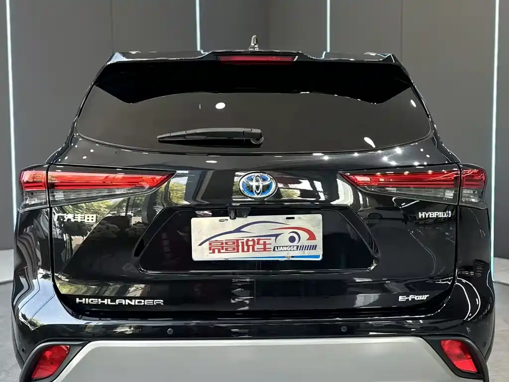 Toyota Highlander 2022 2.5L Luxury 7 мест
