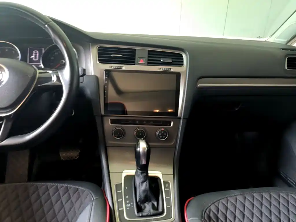 Volkswagen Golf — миниатюра 13