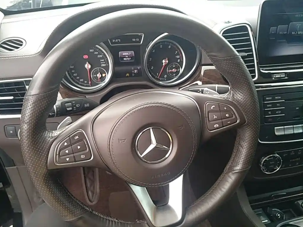 Mercedes-Benz GLS — миниатюра 11