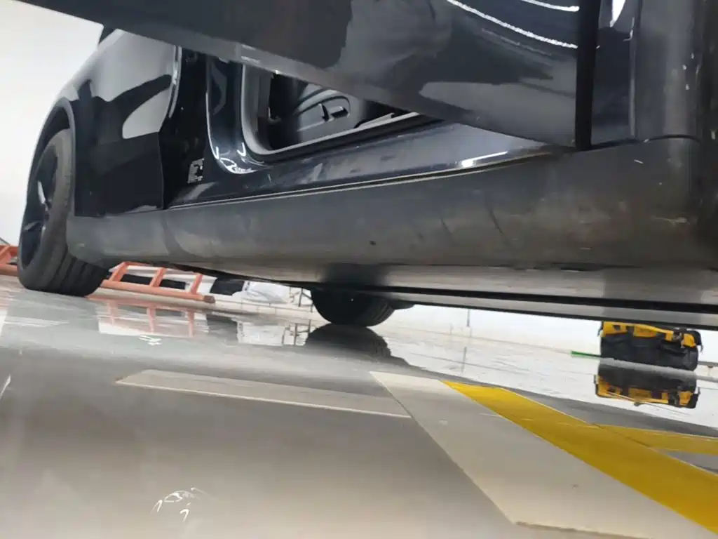 Tesla Model Y — миниатюра 21