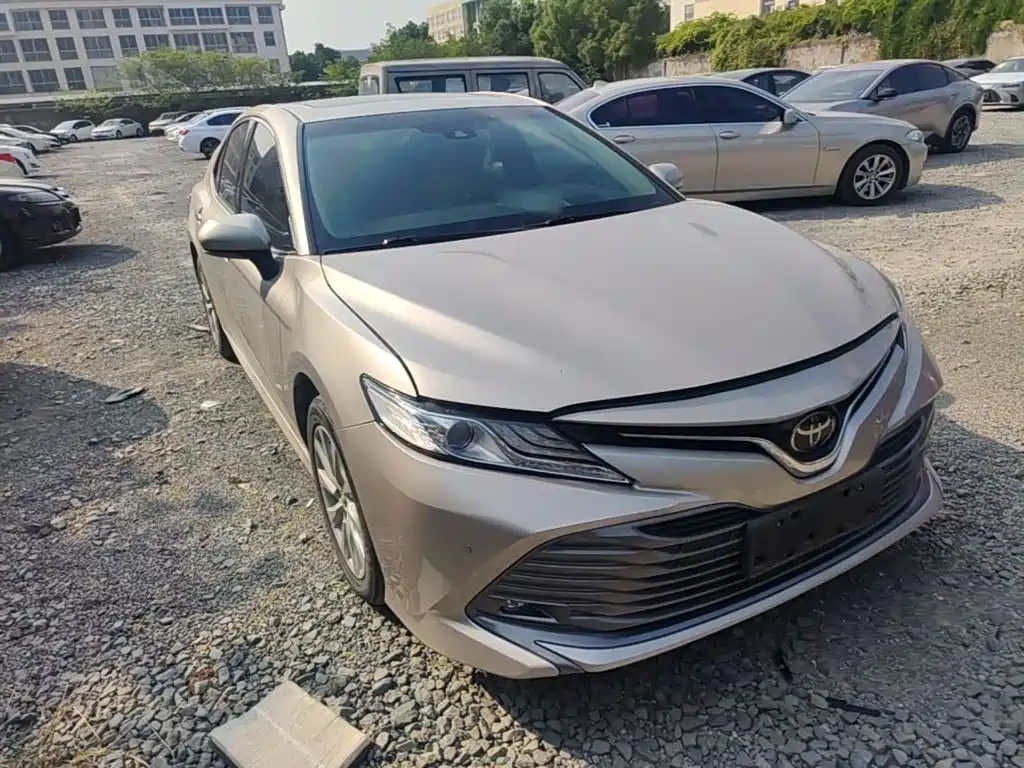 Toyota Camry — миниатюра 4