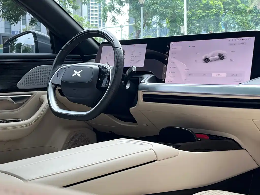 XPeng P7 — миниатюра 12