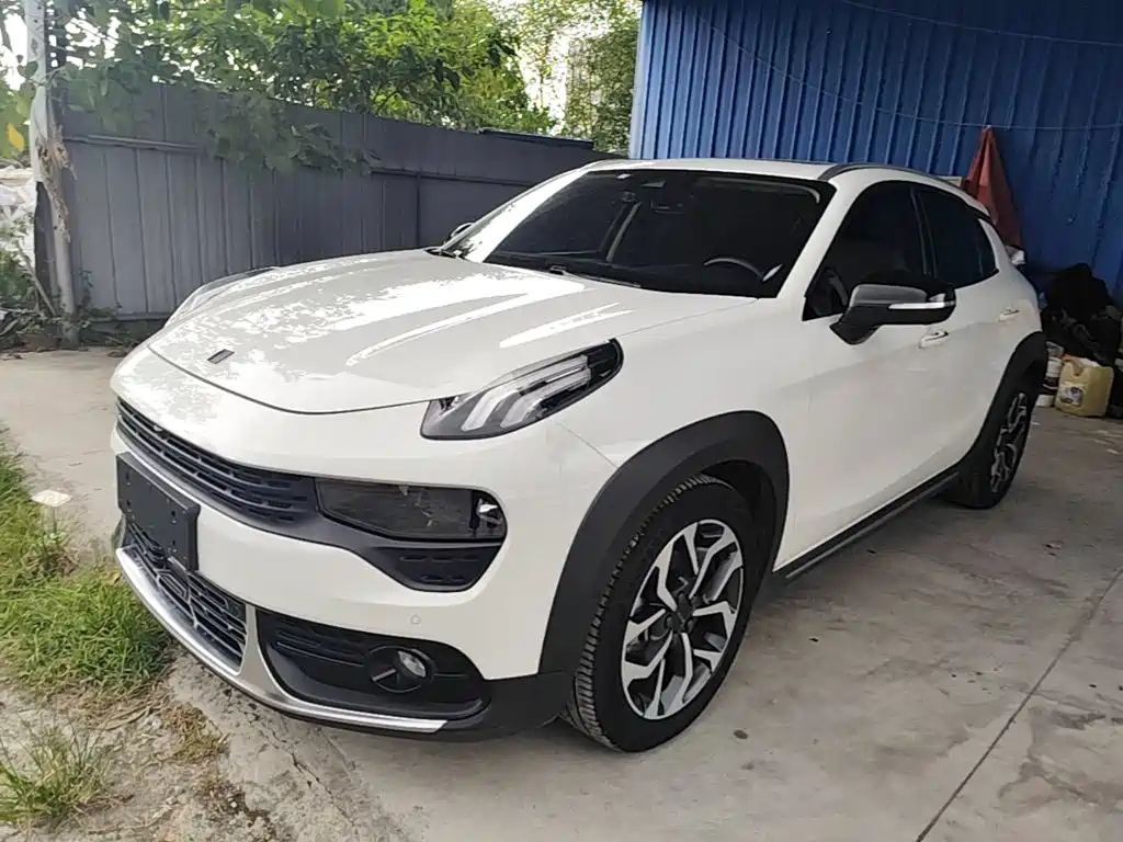 Lynk & Co 02