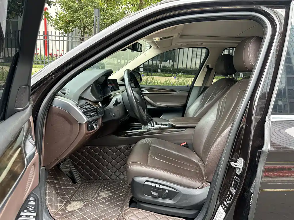 BMW X5 (Import) — миниатюра 10
