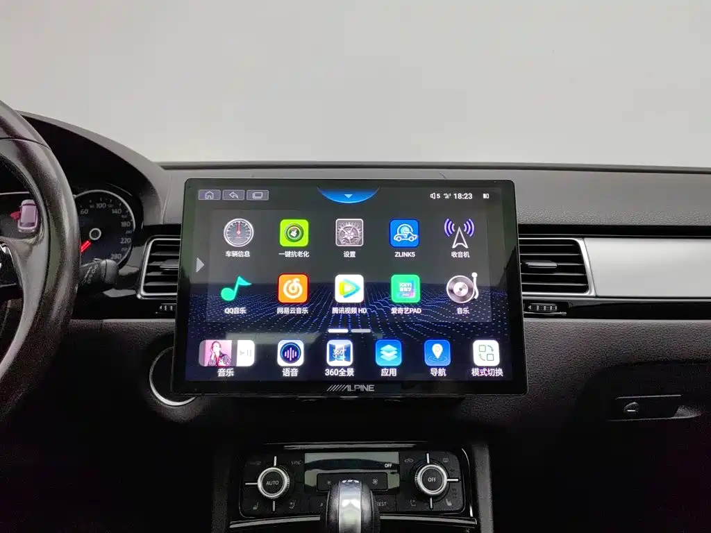 Volkswagen Touareg — миниатюра 12