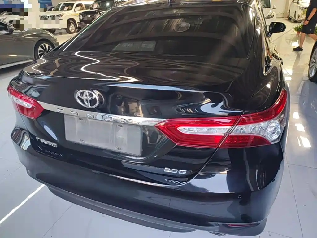 Toyota Camry — миниатюра 6