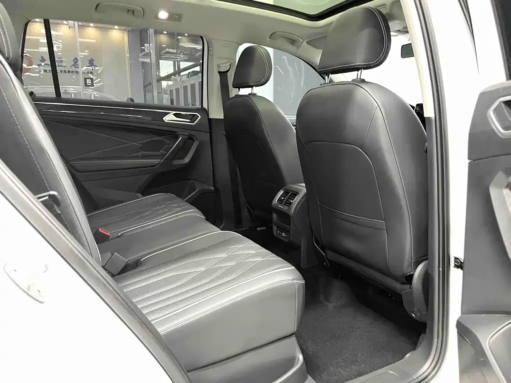 Volkswagen Tiguan L — миниатюра 9