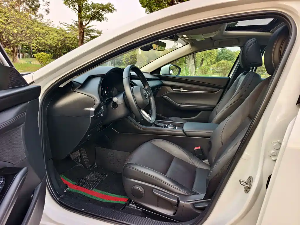 Mazda 3 Axela — миниатюра 4
