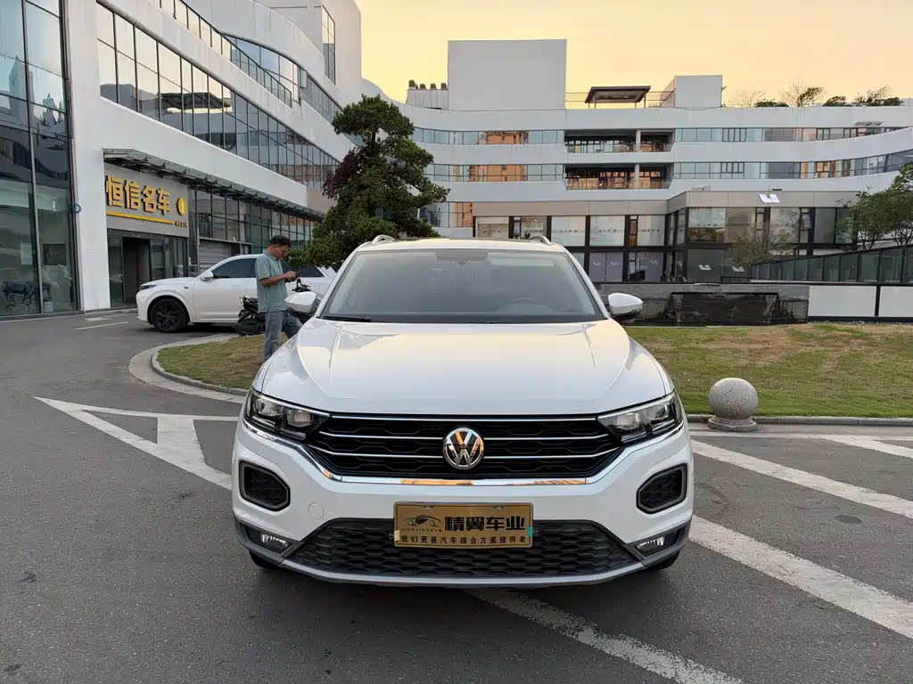 Volkswagen T-Roc — миниатюра 3