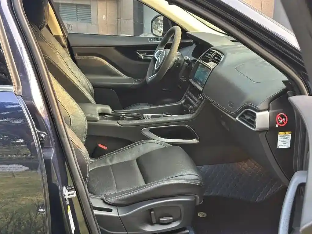 Jaguar F-PACE — миниатюра 5