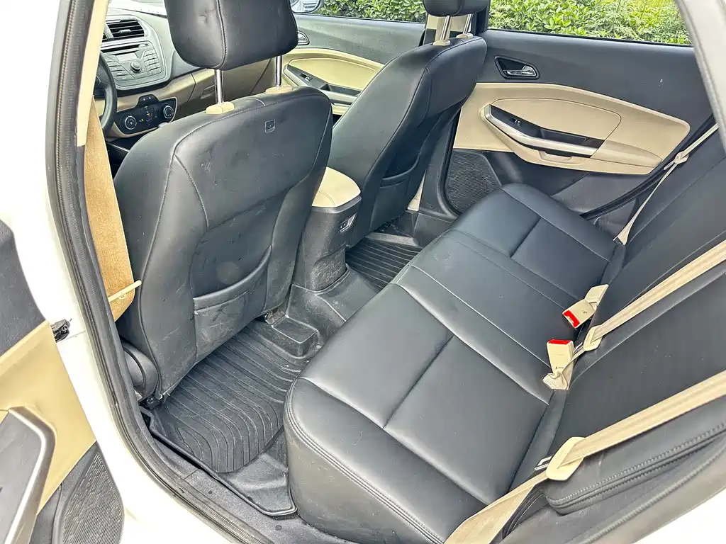 Ford Escort 2015 1.5L AT Comfort