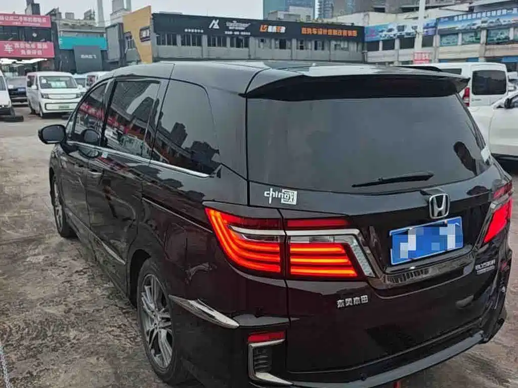 Honda Elysion — миниатюра 7