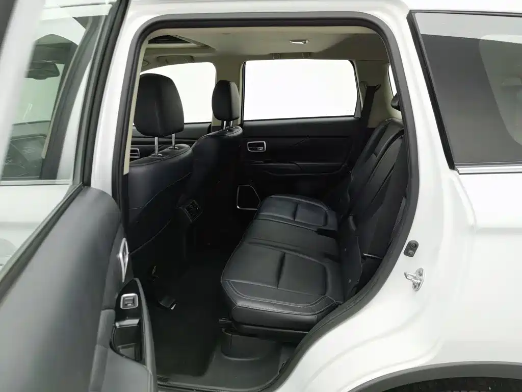 Mitsubishi Outlander — миниатюра 15