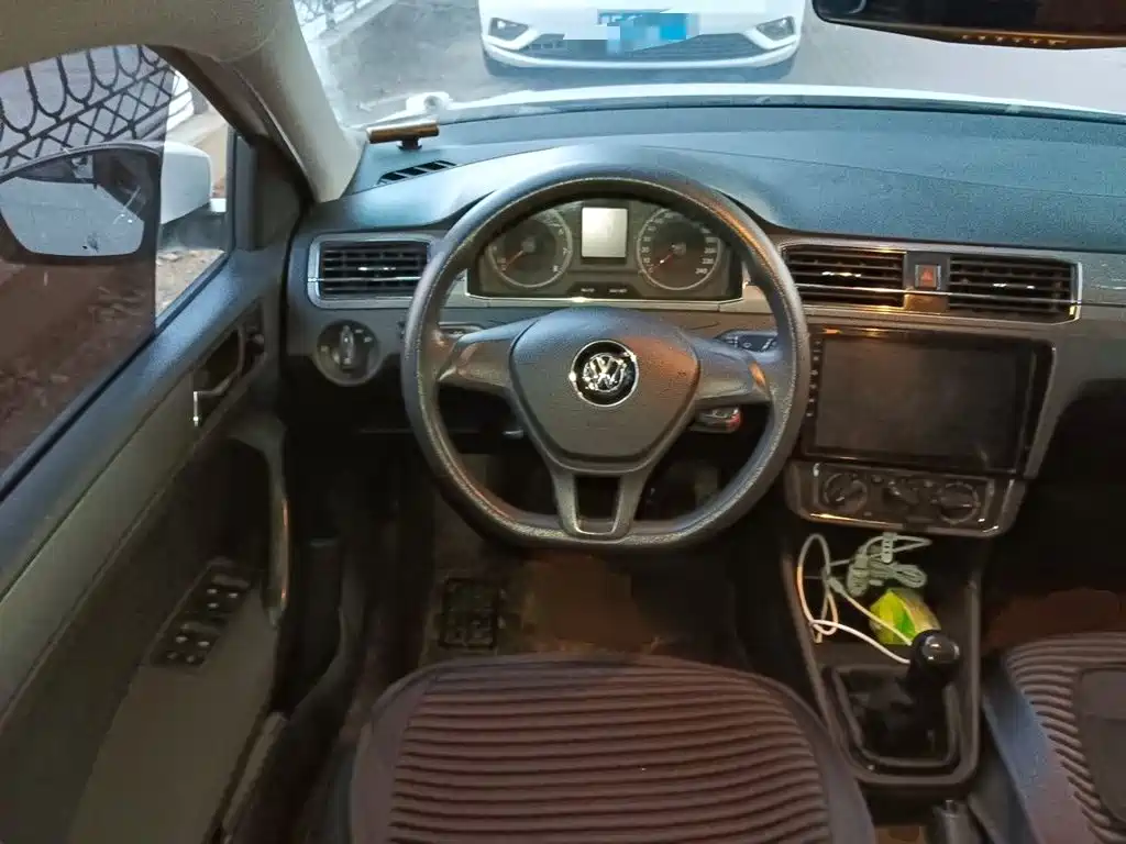 Volkswagen Santana — миниатюра 6
