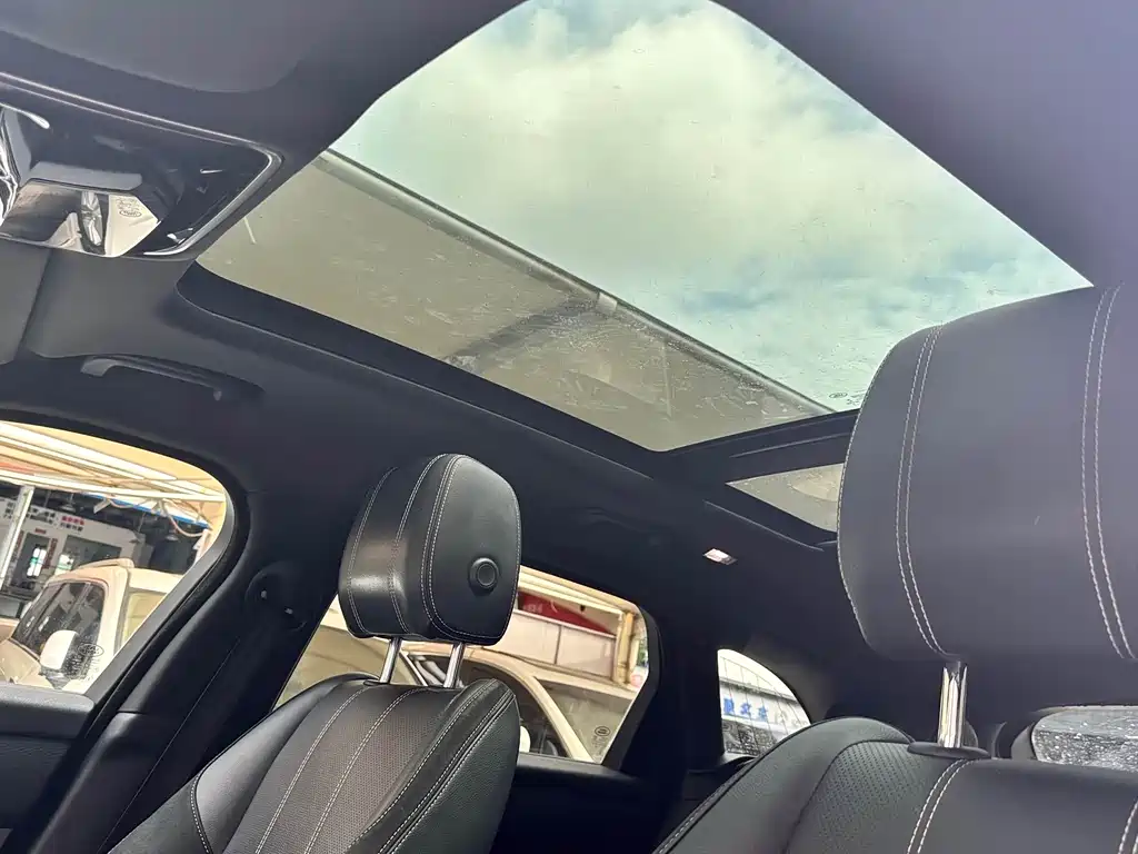 Land Rover Velar — миниатюра 15