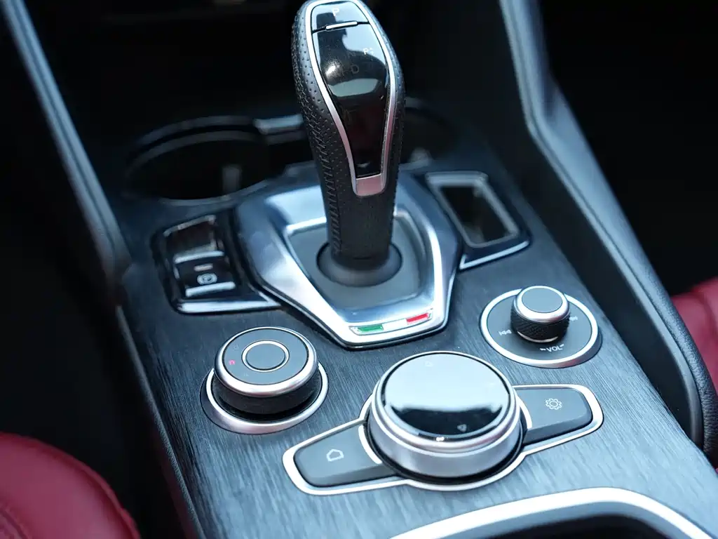 Alfa Romeo Giulia — миниатюра 21