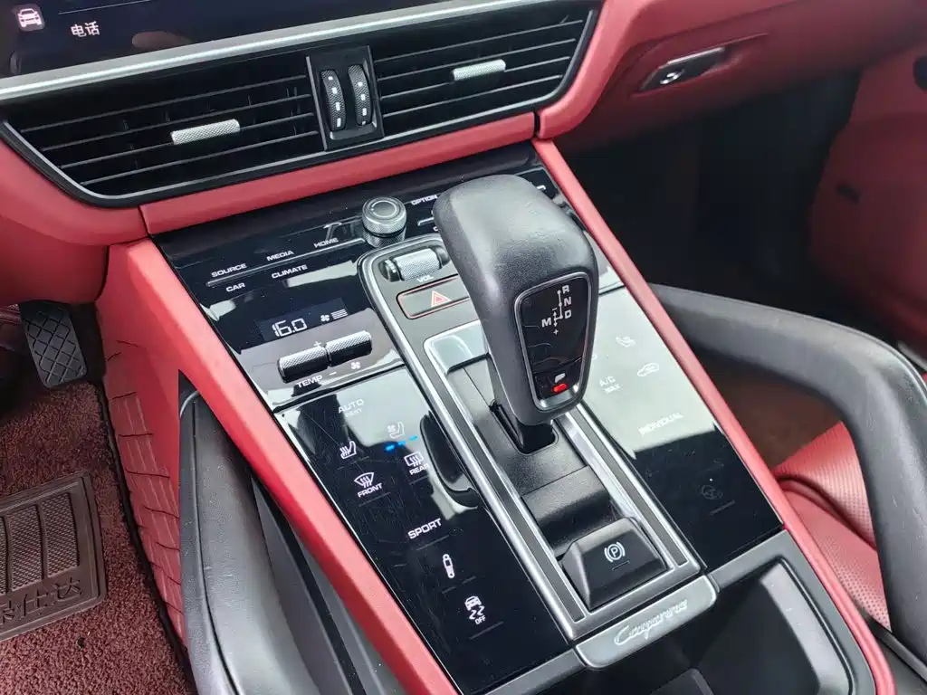 Porsche Cayenne — миниатюра 16