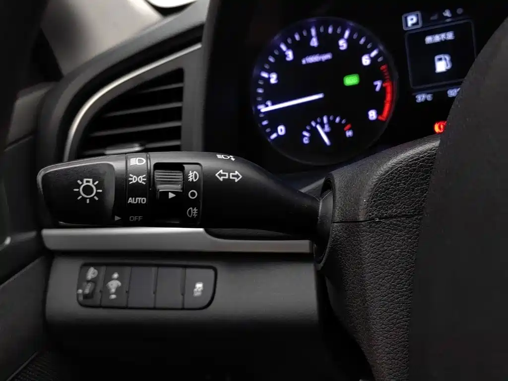 Hyundai Elantra — миниатюра 21