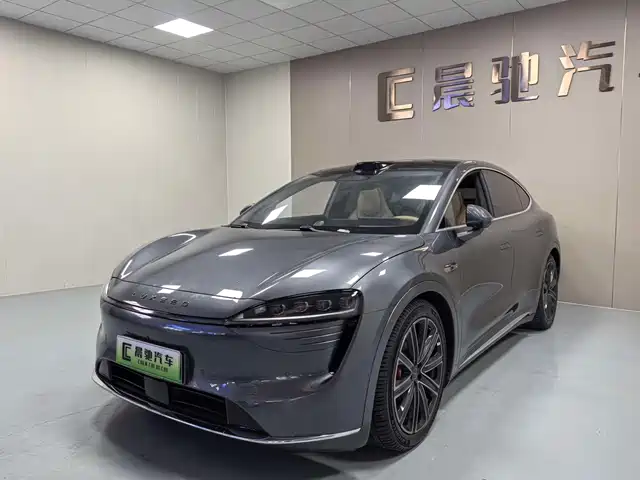 AITO WISDOM WORLD R7 2025