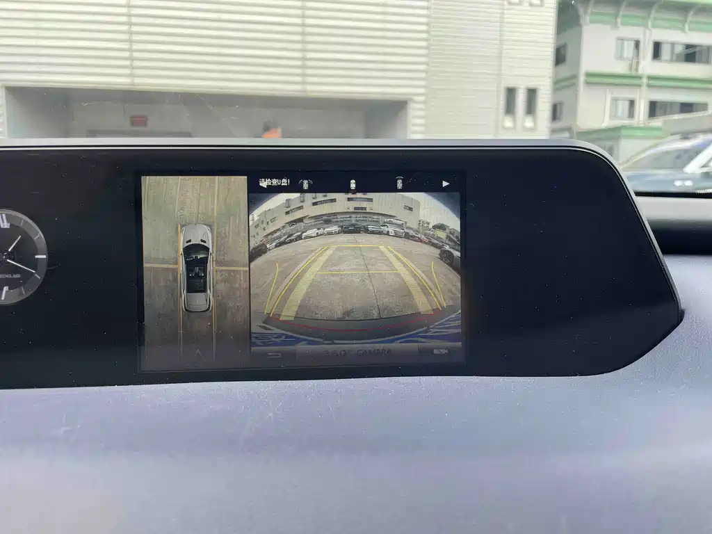 Lexus UX — миниатюра 7