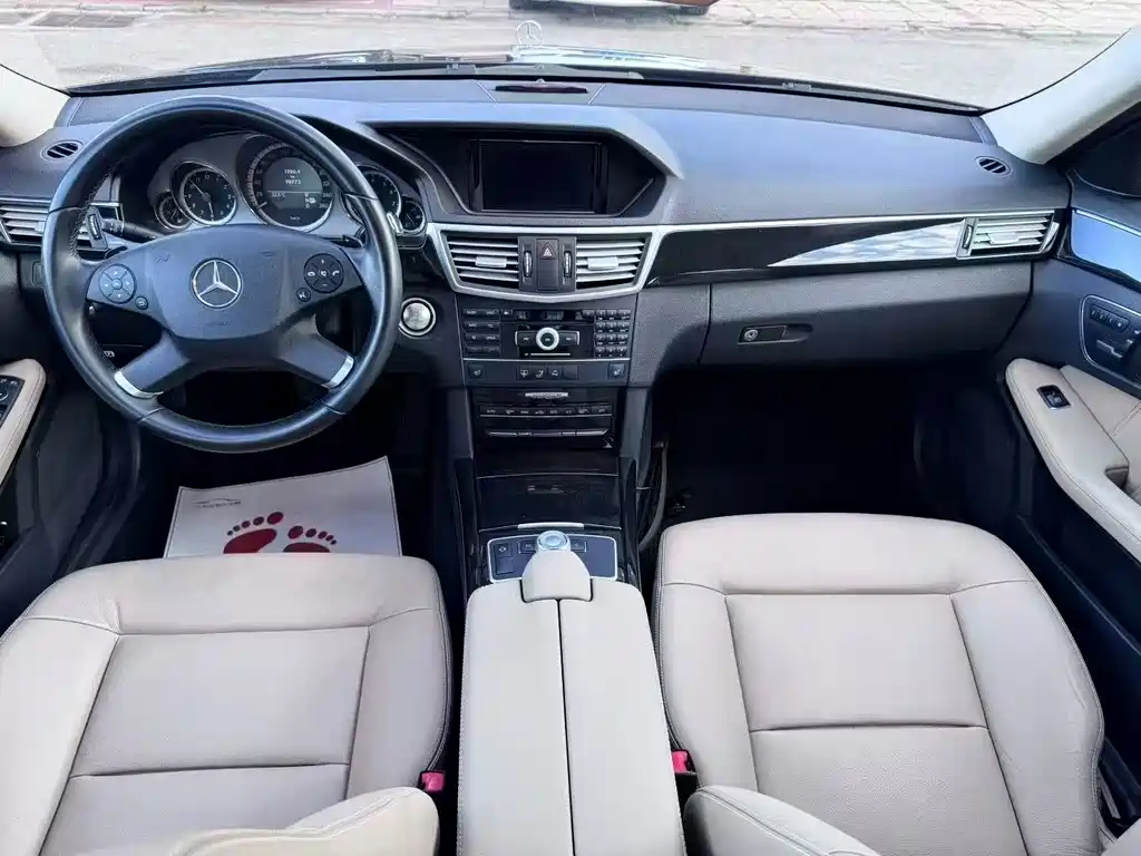Mercedes-Benz E-Class — миниатюра 7