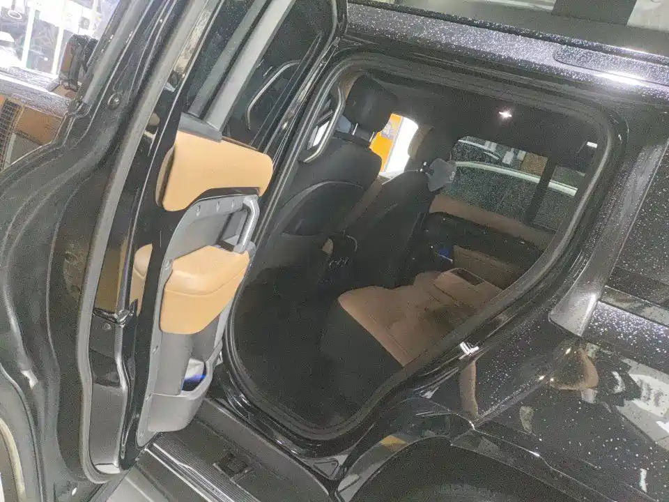 Land Rover Defender — миниатюра 6