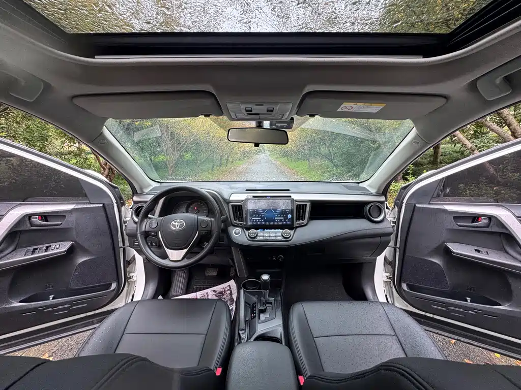 Toyota RAV4 — миниатюра 17